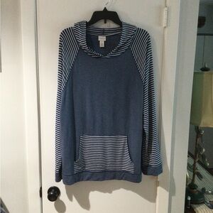 Chicos weekend hood knit top with striped sleeves and pockets.